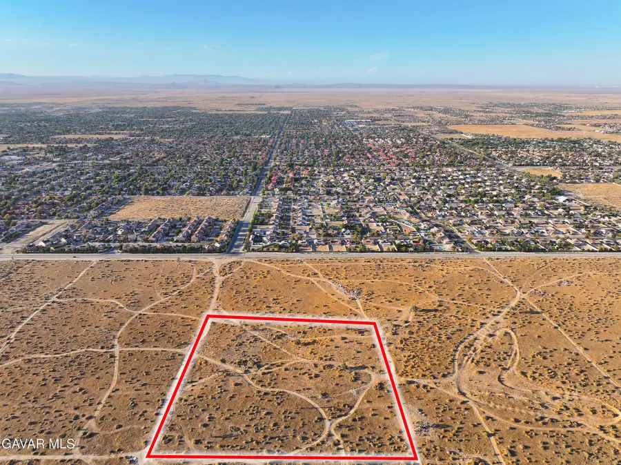 Vic 15th Ste, Lancaster, CA 93535 - #3