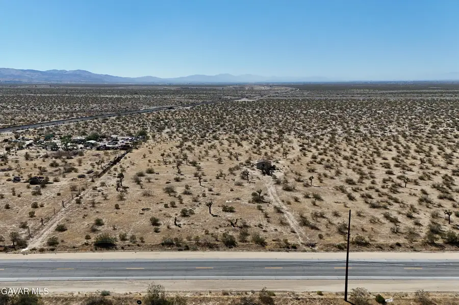 35805 165th St E, Llano, CA 93544 - #3