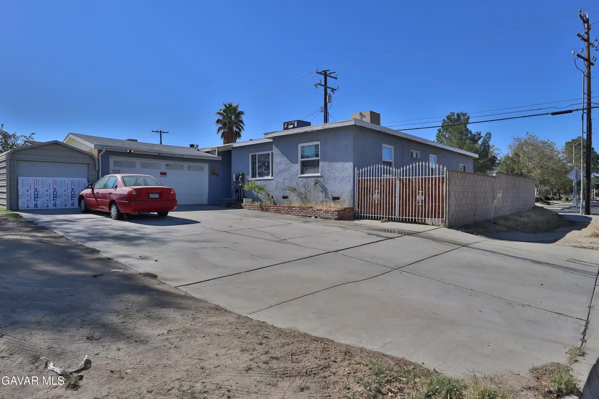 830 W Avenue J4, Lancaster, CA 93534 - #1