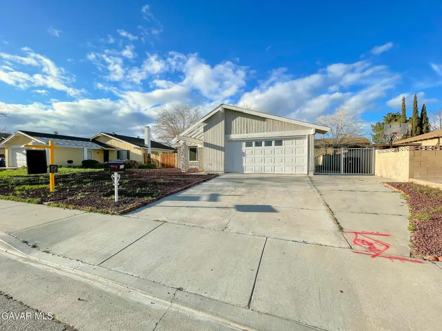823 E Kildare Street, Lancaster, CA 93535 - #2
