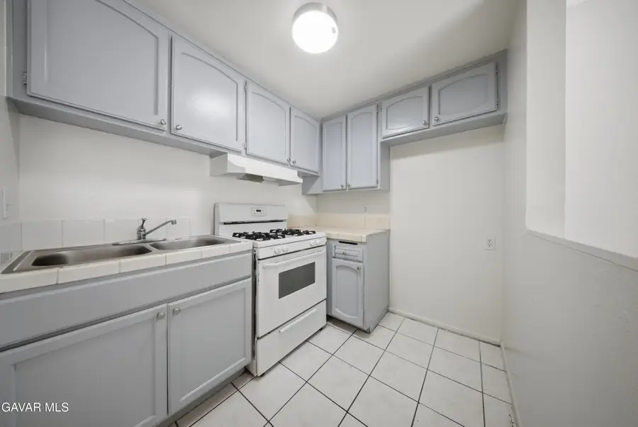 38710 E 10th Street #Apt 18, Palmdale, CA 93550 - #3
