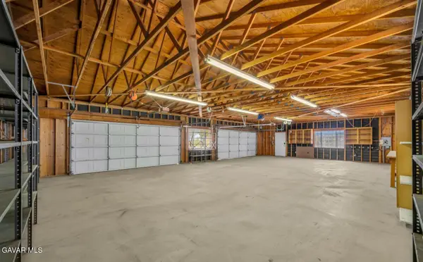 8327 W Avenue I, Lancaster, CA 93536