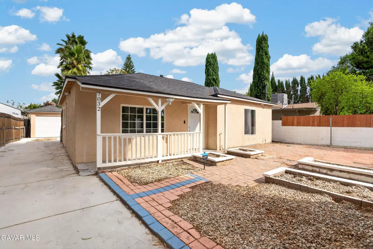 7032 Crebs Avenue, Reseda, CA 91335 - #1