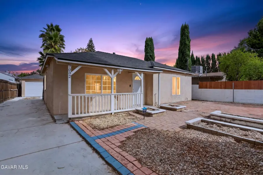 7032 Crebs Avenue, Reseda, CA 91335 - #3