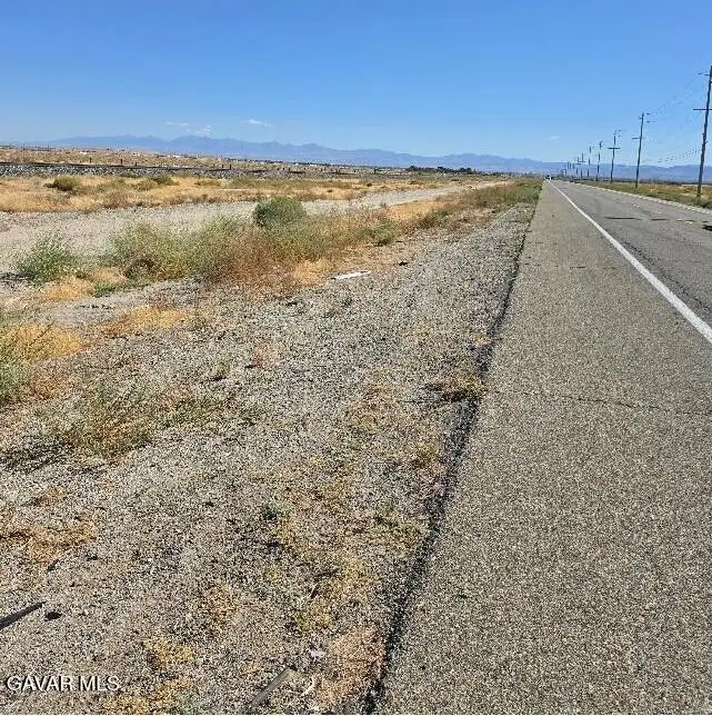 Vic Avenue D8 Sierra, Lancaster, CA 93535 - #1