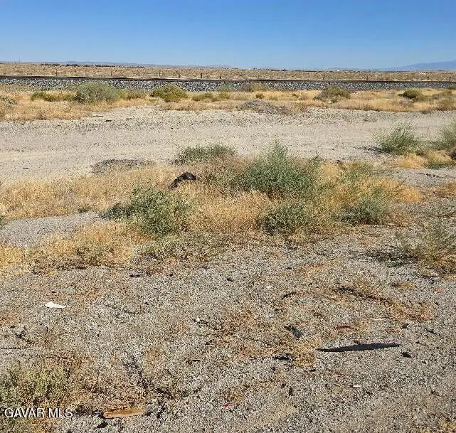 Vic Avenue D8 Sierra, Lancaster, CA 93535 - #3