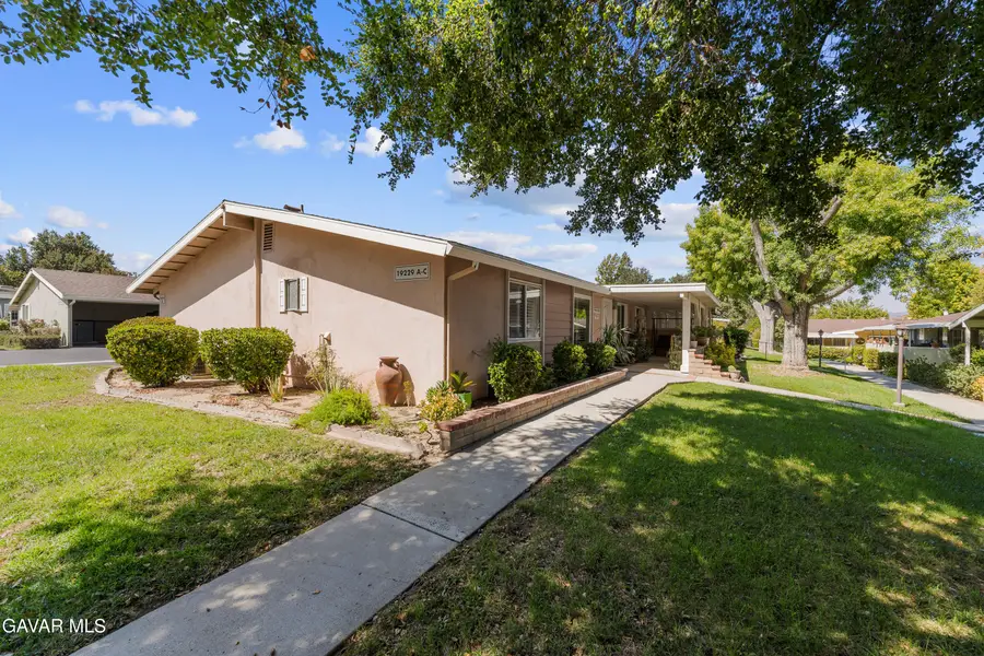 19229 Avenue Of The Oaks #Unit A, Santa Clarita, CA 91321 - #2