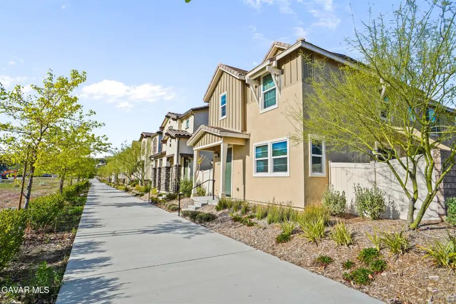 27605 Sawtooth Lane, Santa Clarita, CA 91387 - #2