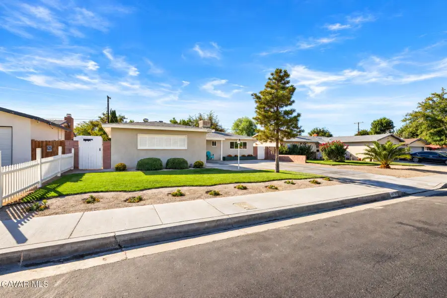 43735 Gadsden Avenue, Lancaster, CA 93534 - #3