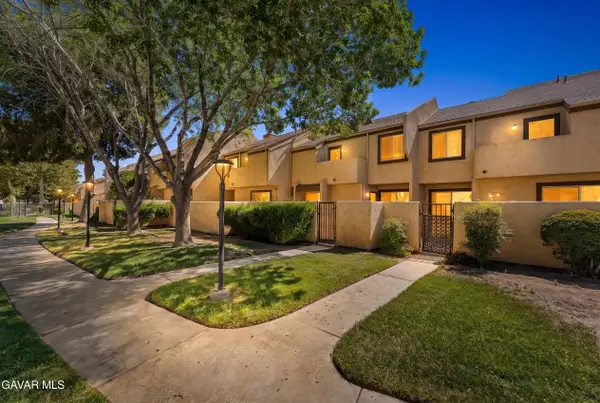 1830 E Avenue J2 #Apt 3, Lancaster, CA 93535