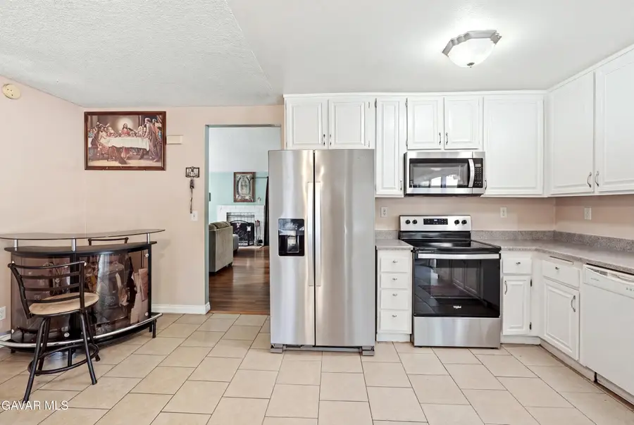 44446 Fenhold Street, Lancaster, CA 93535 - #3