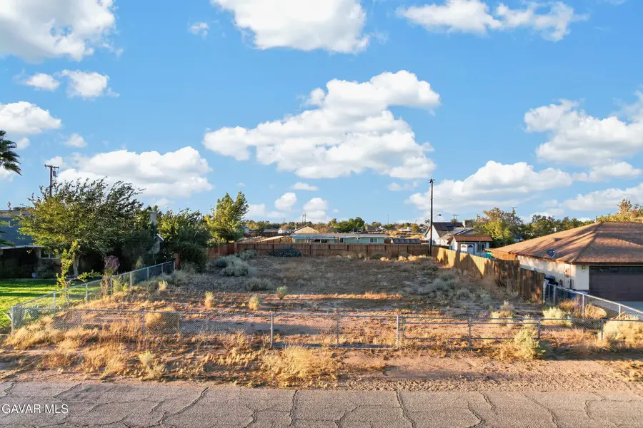 8501 Manzanita Avenue, California City, CA 93505 - #2
