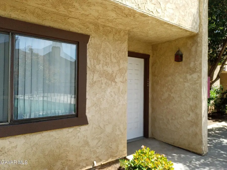 1328 W Avenue J4, Lancaster, CA 93534 - #2