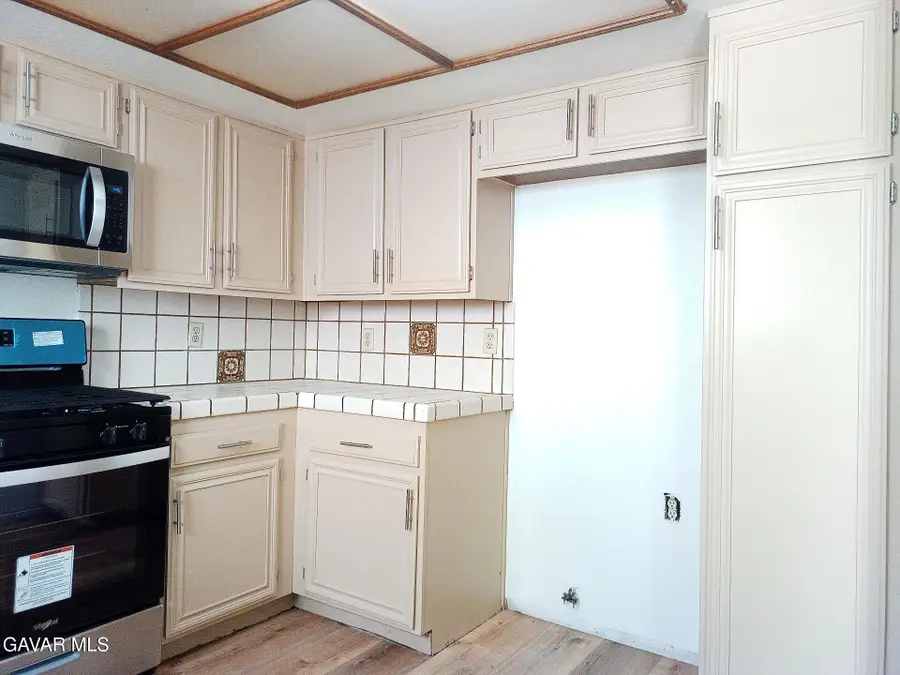 1328 W Avenue J4, Lancaster, CA 93534 - #3