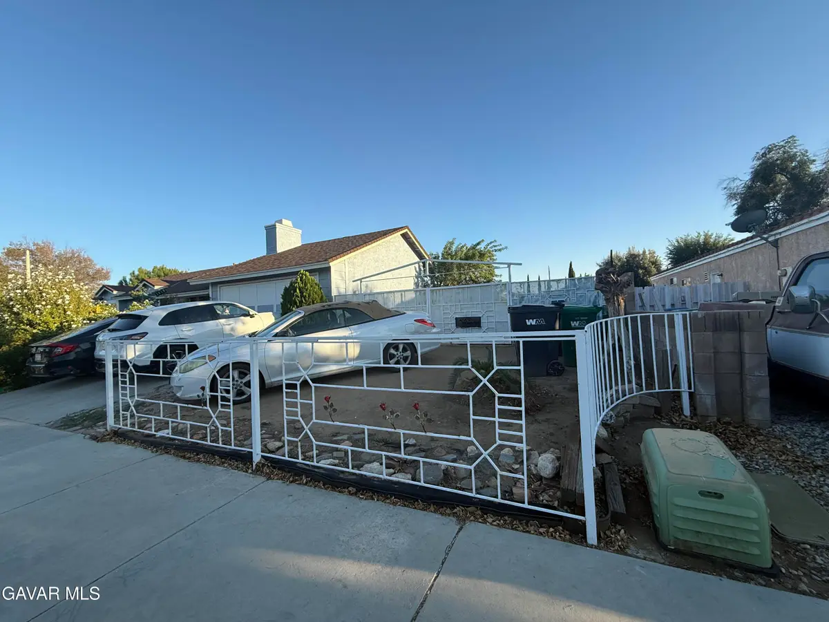 1816 E Avenue R-4, Palmdale, CA 93550 - #1