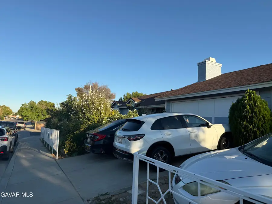 1816 E Avenue R-4, Palmdale, CA 93550 - #3