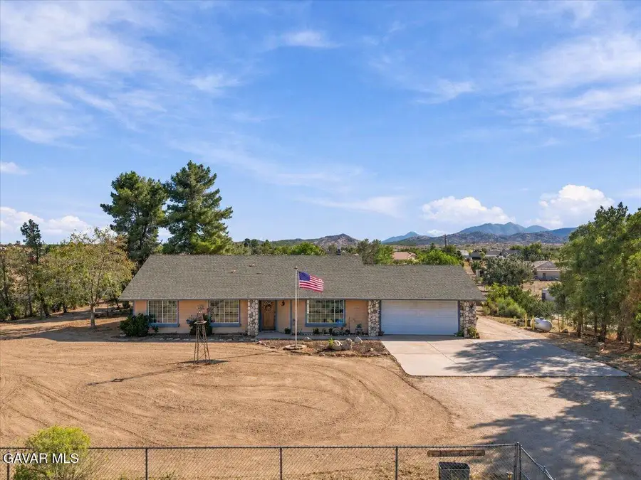 6433 Sunnyslope Road, Phelan, CA 92371 - #2