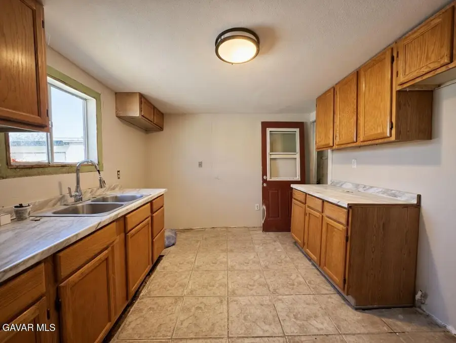328 N Helena Street, Ridgecrest, CA 93555 - #3