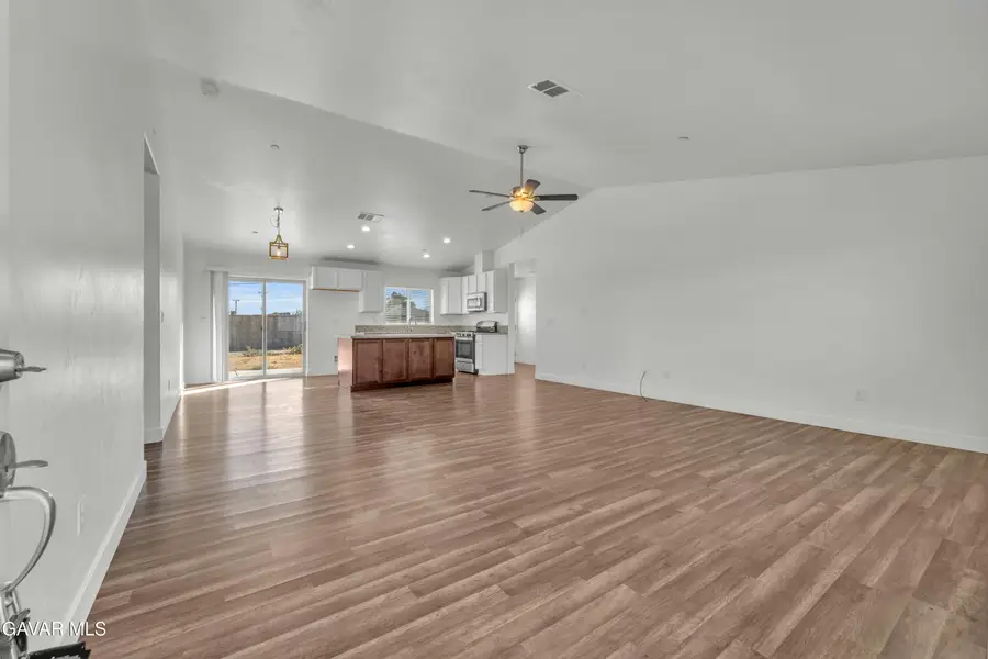 10016 Mendiburu Road, California City, CA 93505 - #3