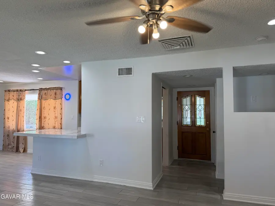 1305 E Avenue J3, Lancaster, CA 93535 - #3