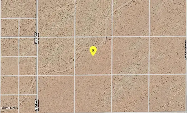 227 Ste Vic Avenue H6 Ste, Lancaster, CA 93550