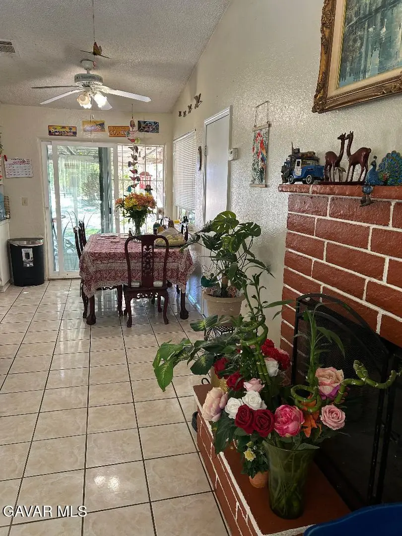 15232 E Av 15232 E Ave. Q-7, Lake Los Angeles, CA 93591 - #3