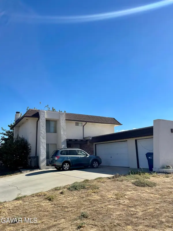 39020 Dianron Road, Palmdale, CA 93551