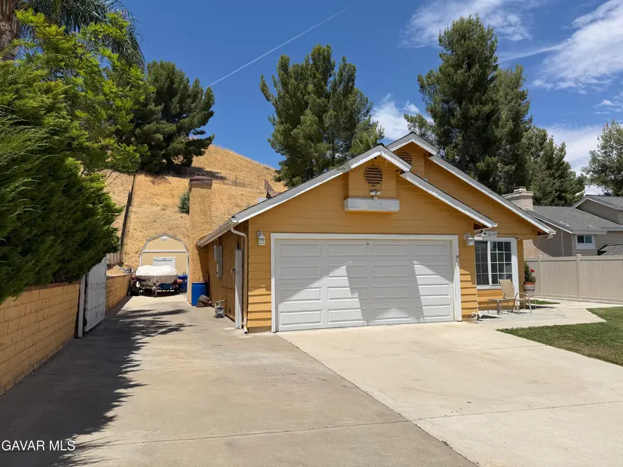 28243 Royal Road, Castaic, CA 91384 - #2