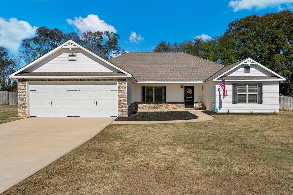 8 Silver Eagle Court, Fort Mitchell, AL 36856 - Image #1