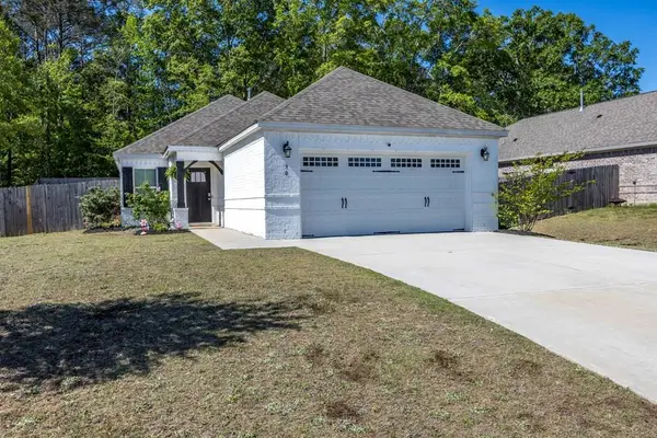 90 Quail Run Avenue, SMITHS STATION, AL 36877