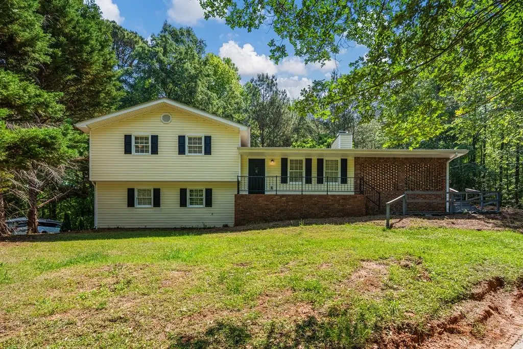 134 N Lake Drive, Lagrange, GA 30240 - #1