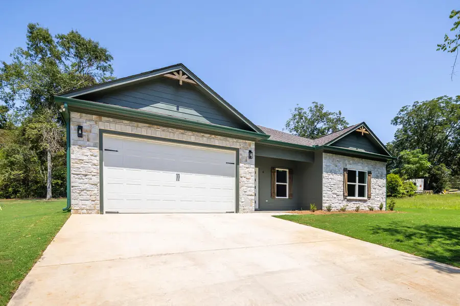 6 Hill Street, Phenix City, AL 36869 - #2