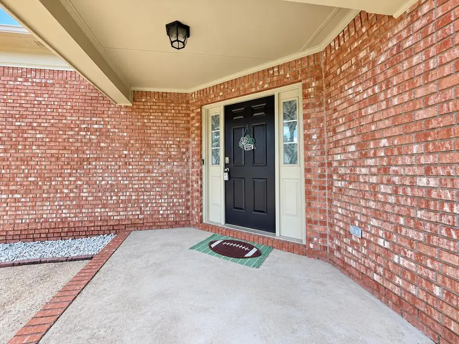 62 Lincolnshire Lane, Phenix City, AL 36870 - #3