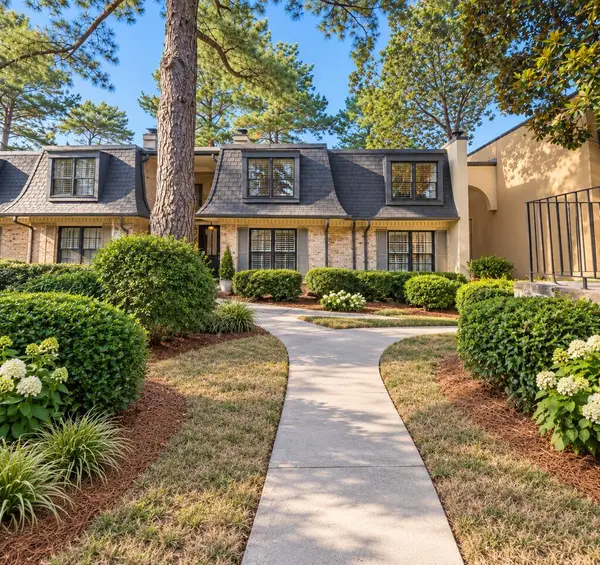 8 NW Cantey Place, ATLANTA, GA 30327