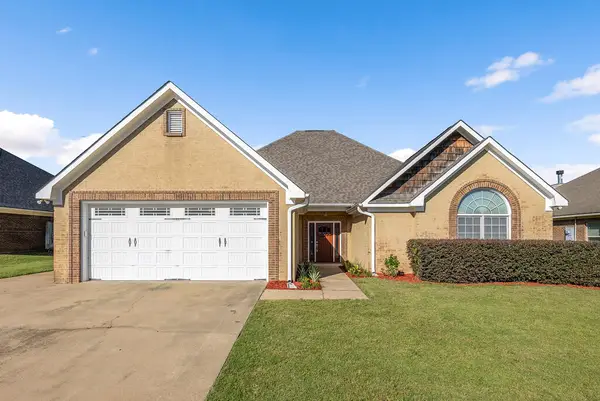126 Boulder Creek, SMITHS STATION, AL 36877