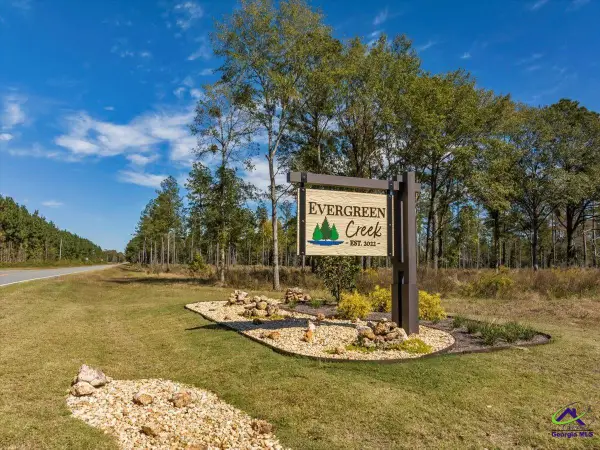 15 Evergreen Drive, Cochran, GA 31014