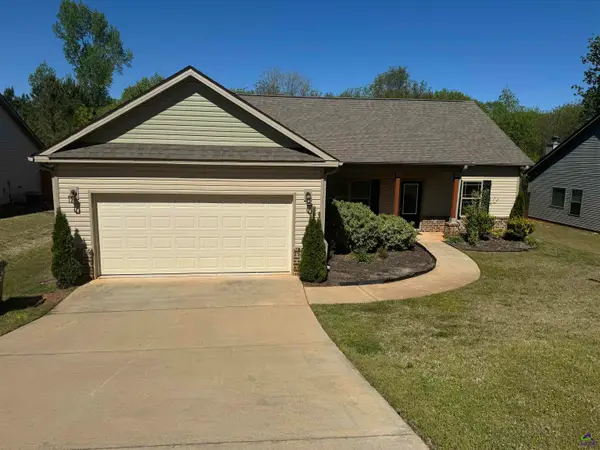 526 Cotton Dr., Jackson, GA 30233