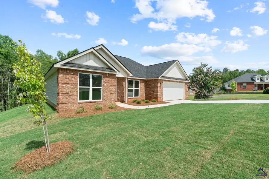 219 Christine Circle, Perry, GA 31069 - Image #3