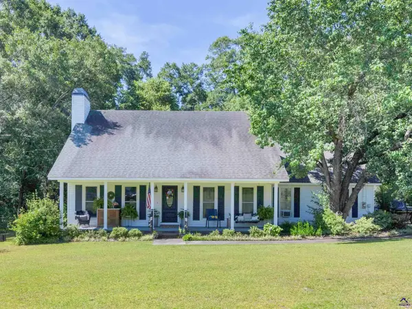 3636 W Point Cir, Lizella, GA 31052