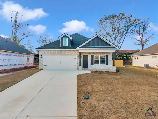 212 Eric Court, Byron, GA 31008