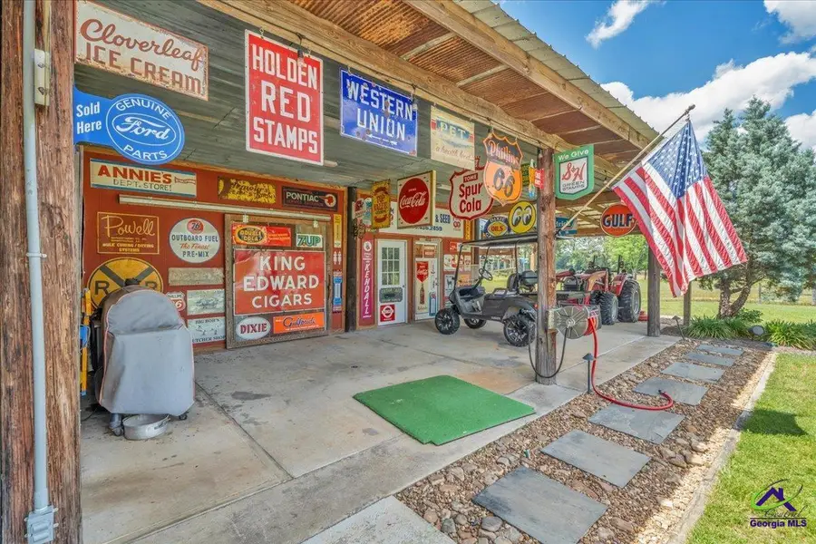 564 E Columbus Highway, Hawkinsville, GA 31036 - Image #2