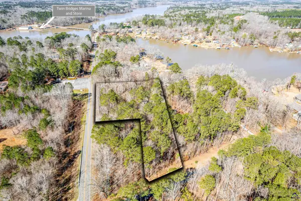 101A W Bearcreek Road, Eatonton, GA 31024