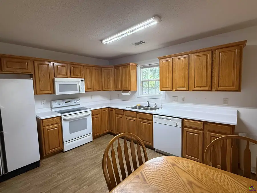 1304 Davis Avenue, Perry, GA 31069 - Image #3