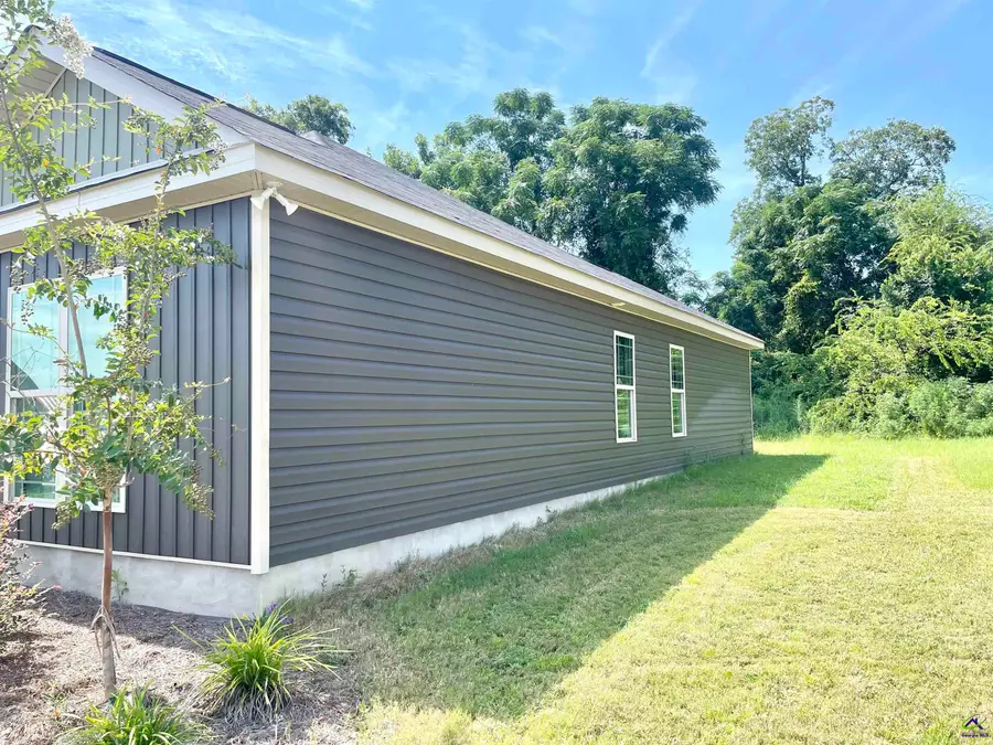 91 Cole Drive, Hawkinsville, GA 31036 - Image #3