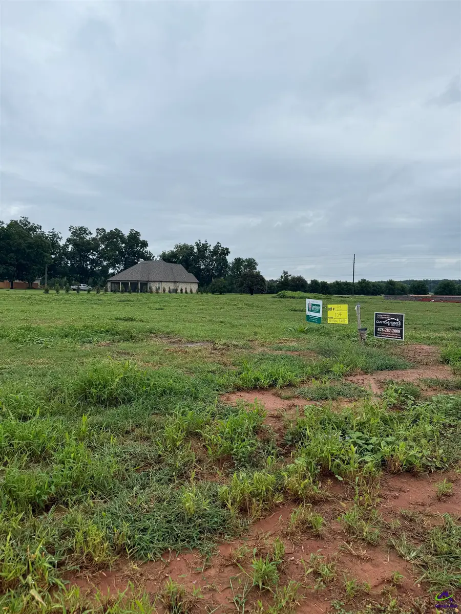 102 Pridgen Pass, Perry, GA 31069 - Image #2