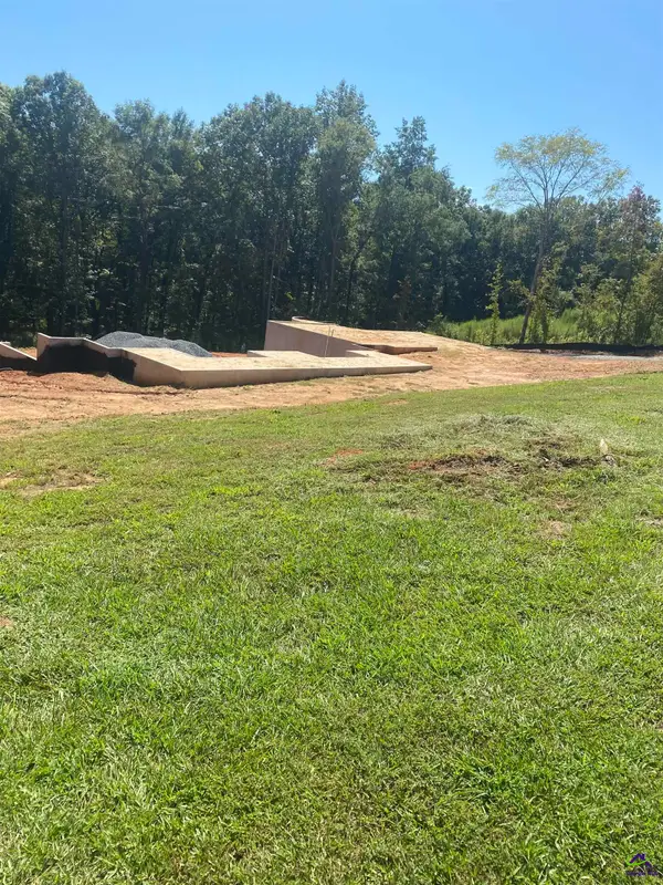 415 Forest Pointe Drive, Forsyth, GA 31029