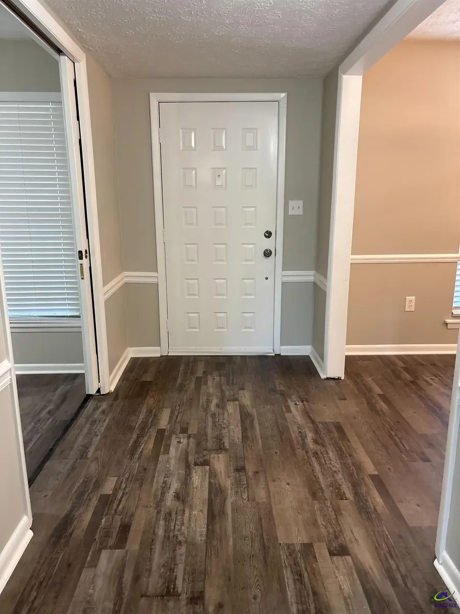 422 Lake Front Drive, Warner Robins, GA 31088 - Image #2