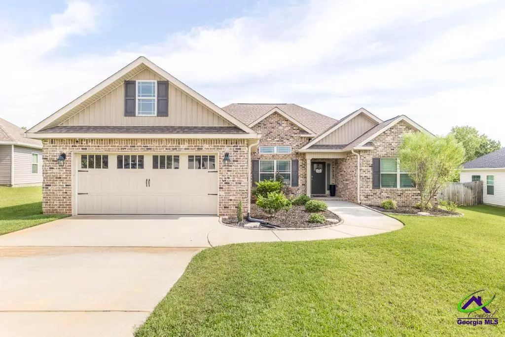 310 Creek Ridge Dr, Warner Robins, GA 31088 - Image #1