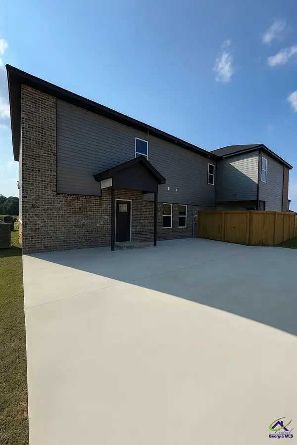 236 Beau Claire Circle, Byron, GA 31008