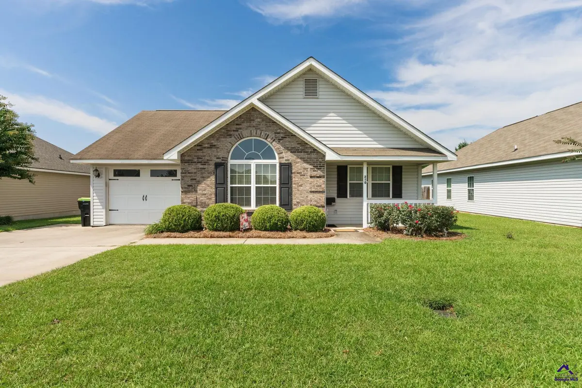 240 Summerstone Bend, Warner Robins, GA 31088 - Image #1